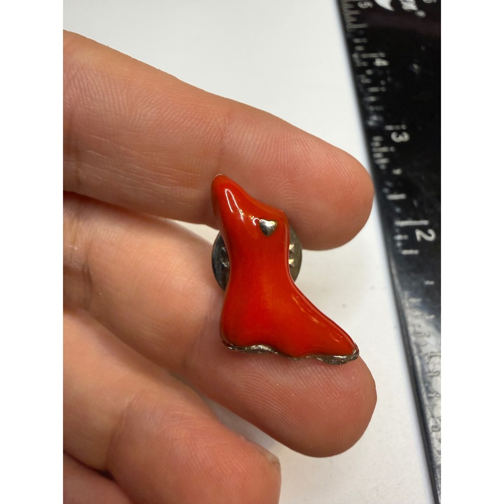 Red High Heel Boot Enamel Lapel Pin Silver Tone Heart Accent Hat Jacket Pin